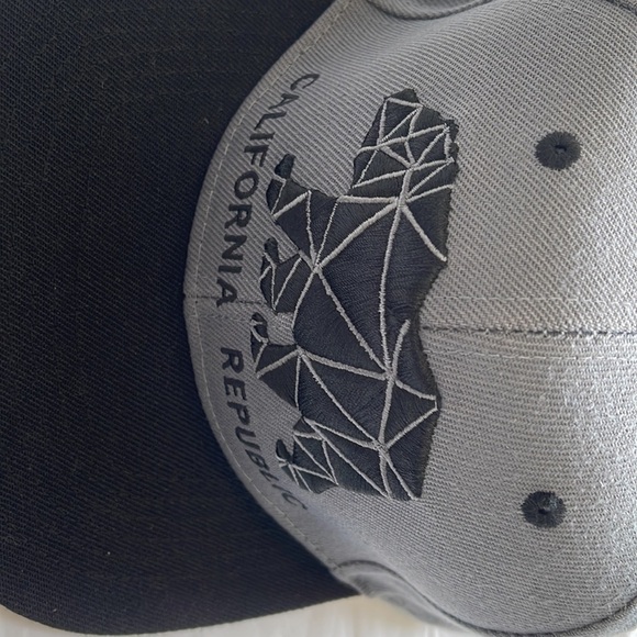 California Republic Hat Mens Adjustable Snapback Embossed Raised Bear Logo New - Picture 2 of 6